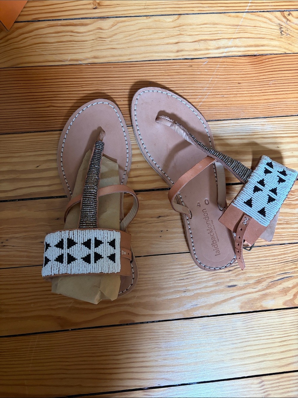 Woven Beaded Tan Leather T-Strap Sandals - Unbranded